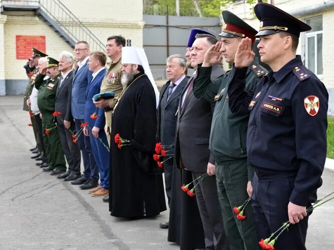 Изменение 31 2018. Российская гвардия фотосессия. Гвардейская смена Росгвардия. Удмурт росгвардеец. Росгвардия Удмуртия.