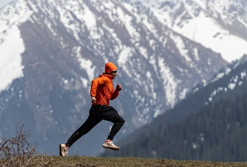 Kilian jornet. гора большой тхач адыгея. сорочинские горы. горный трек. подарите горы.