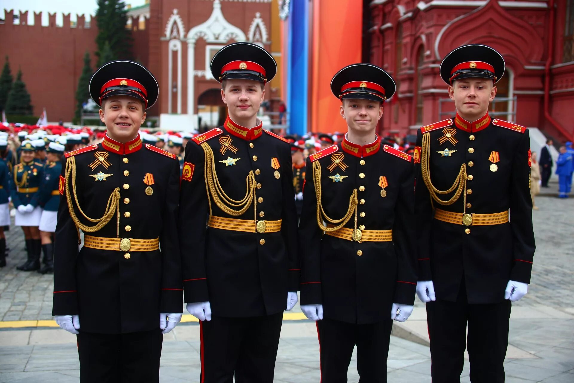 Быть в парадной форме