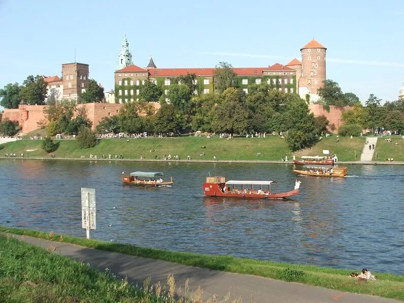 Город висла. Висла краков река. Город висла. Висла город в польше. Город висла.
