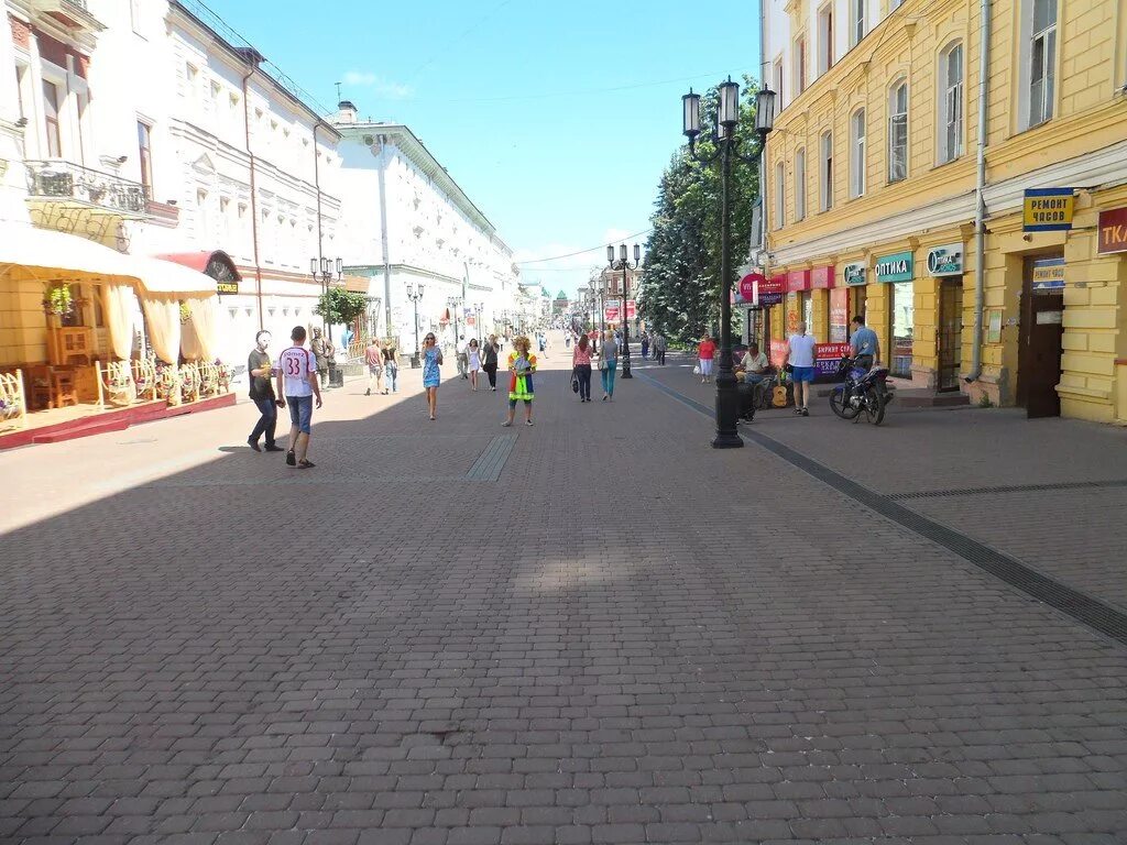 Покровская улица Нижний Новгород. Улица большая Покровка Покровская 24/22 Нижний Новгород. Улица большая Покровская Нижний Новгород история. Большая Покровская улица в Нижнем Новгороде летом.