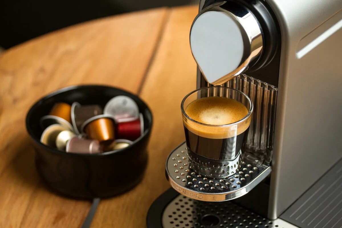 Как выбрать кофе для кофемашины. Капсульная машина nespresso. капсульная кофемашина nespresso. капсульный кофе nespresso. nespresso coffee machine.
