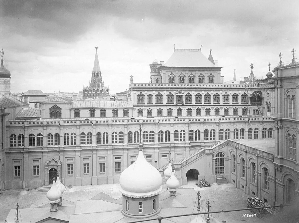 Темный дворец московского кремля. Теремно́й дворец Московского Кремля. Теремной дворец в Кремле. Теремной дворец 1635 1636. Палата Теремного дворца в Московском Кремле.