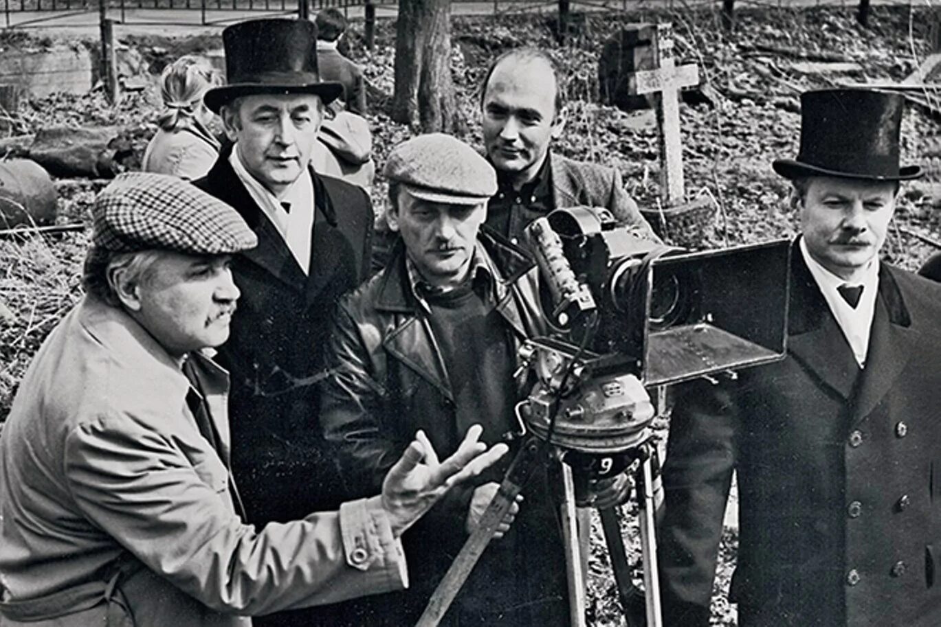 приключения шерлока холмса и доктора ватсона 1979-1986. джуд лоу шерлок холмс. доктор ватсон 2009. режиссер холмса. игорь масленников шерлок холмс.