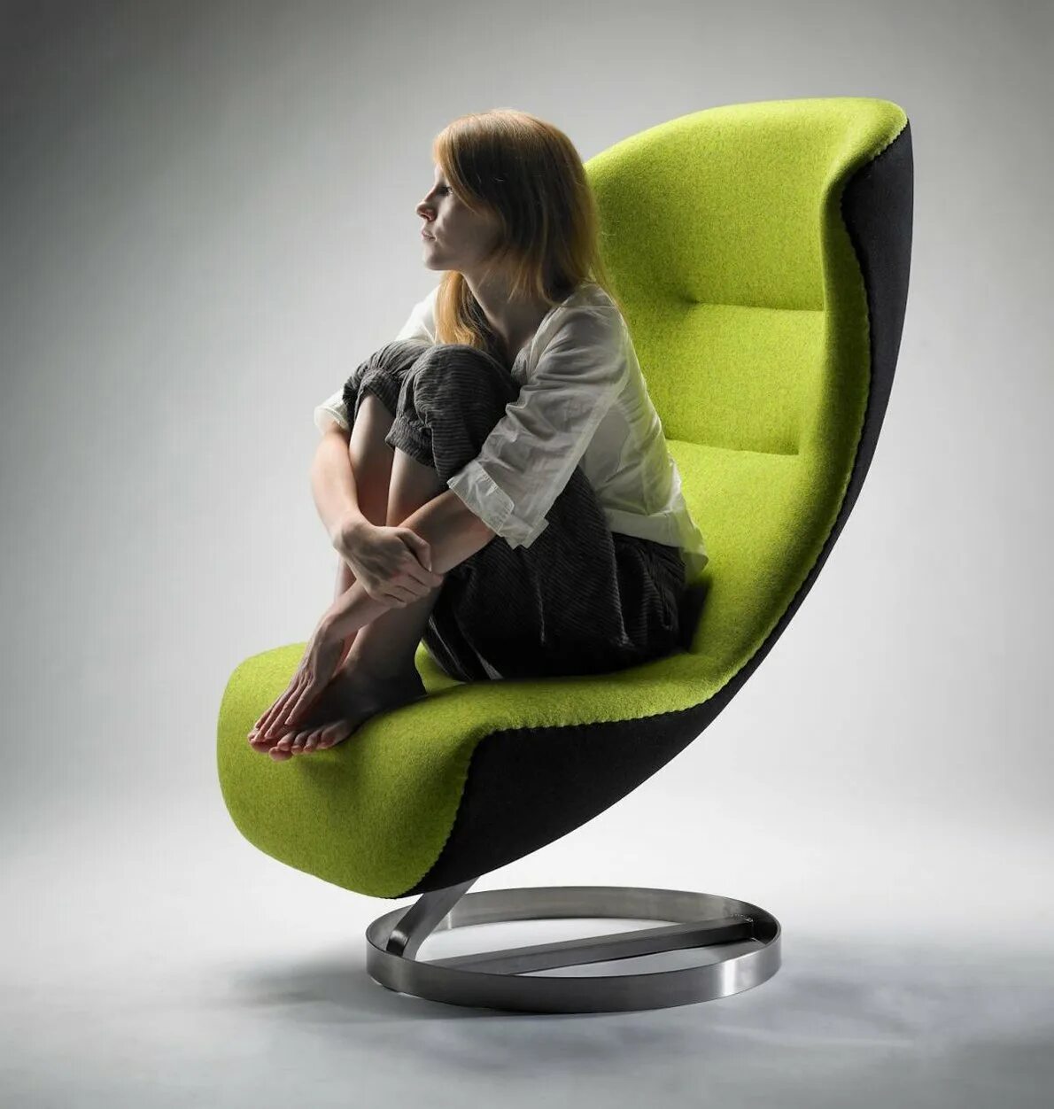 Whom chair. Вращающееся кресло KF-a1032. Кресло Lounge Chair. Кресло Chaise Lounge. Кресло Waldeck Chair Green.