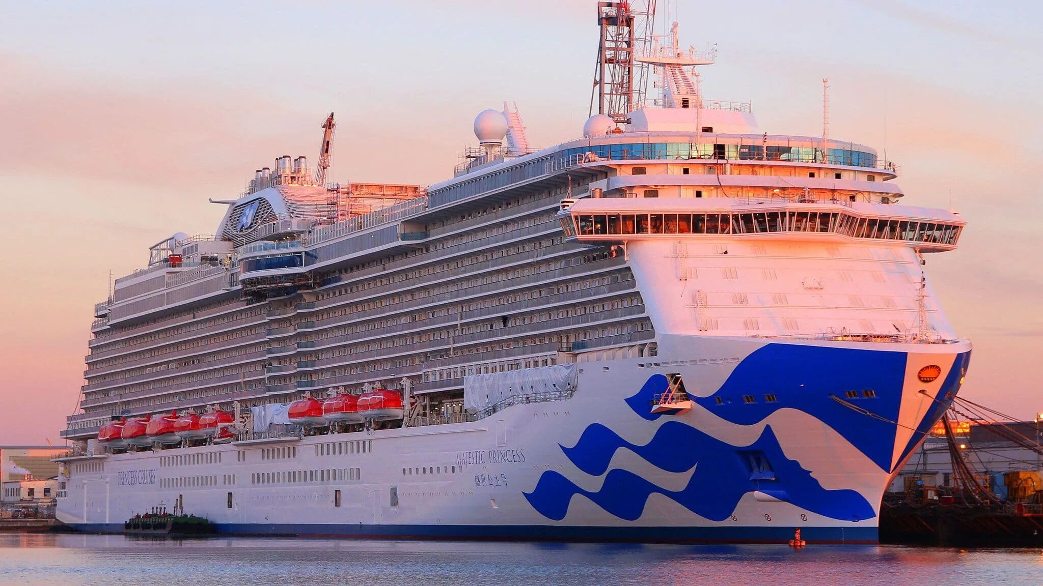 Корабль маджестик принцесса. Лайнер маджестик 1914. Маджестик пароход. Majestic princess side view. Маджестик лайнер.