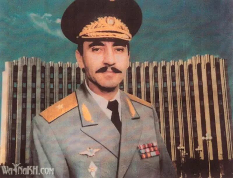 Джохар Дудаев. Генерал Чечни Дудаев. Генерал Джохар Дудаев. Генералиссимус Джохар Дудаев.