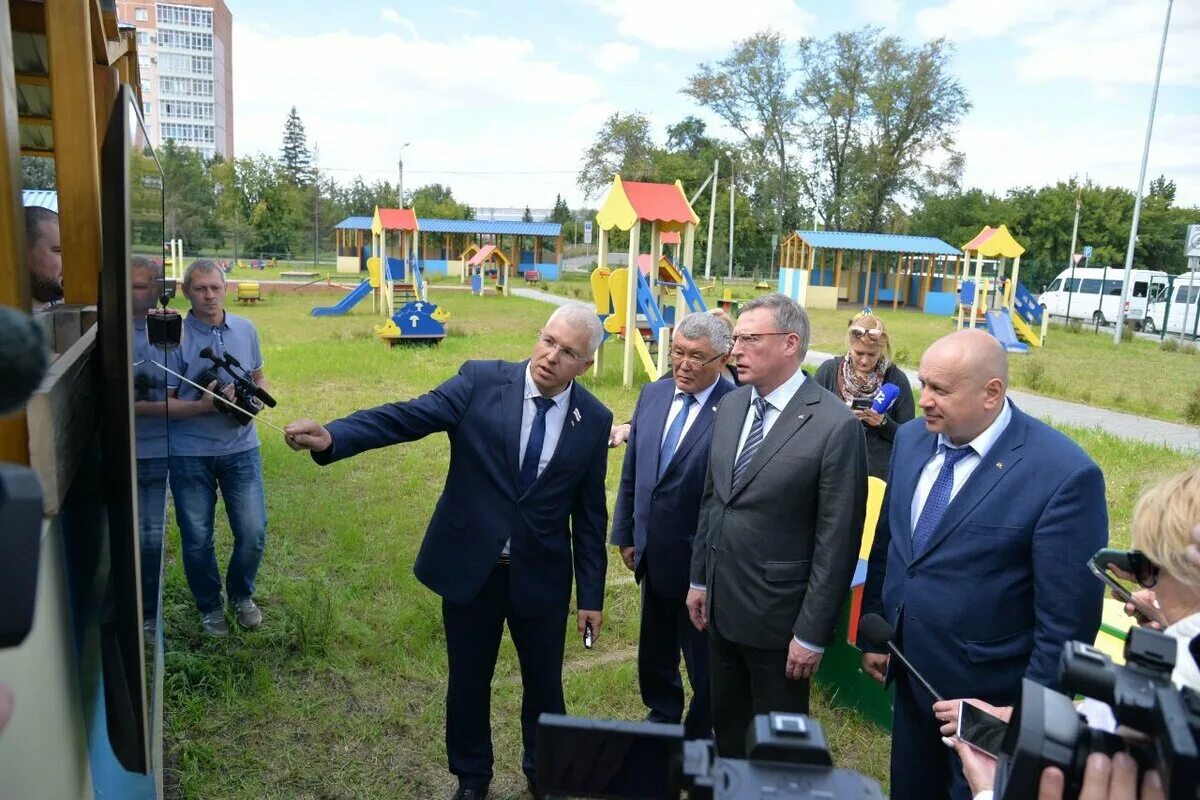 Вести омск сегодня. Новости омска вк55. Награждение участников. Лев яцевич омск последние новости. Новости омска вк55.
