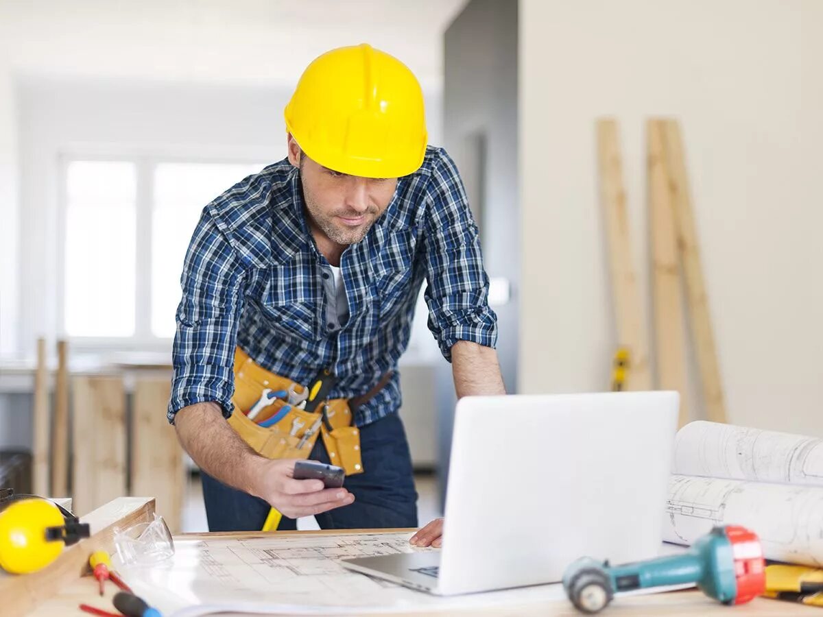 Внутренняя отделка квартир. Отделка помещений. Мастера ремонту дач. Мастер по ремонту квартир. Инструменты для отделки квартир.