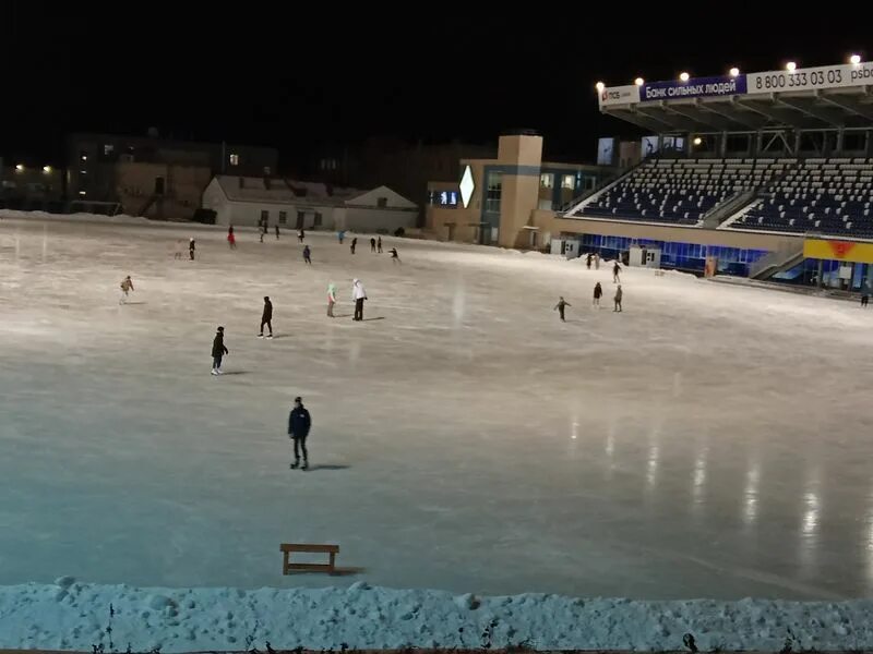 Ледовый дворец кайеркан. Зенит ижевск 2023. Ледовый дворец ижевск молодежный каток. Стадион динамо каток. Стадион динамо каток.