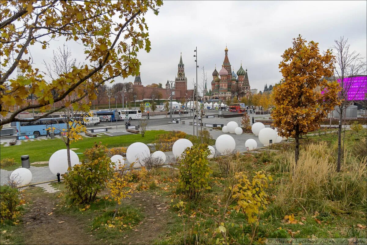 Зарядье развлечения. Парк Зарядье. Парк Зарядье в Москве. Парк возле красной площади Зарядье. Ландшафтный парк Зарядье.