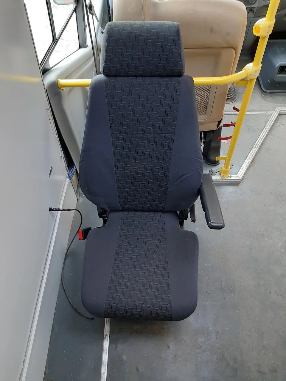 Сиденье газон некст водительское. Газель next 2023 сиденья. Пассажирское сиденье газель некст. Газель next сиденья. Сиденье газель 3201.