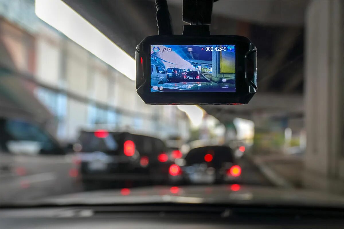 Приложение видеорегистратора на смартфон. Dash cam видеорегистратор. advocam fd combo. dashcam (2025). видеорегистратор с приложением для телефона.