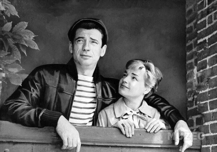 When did Yves Montand die?