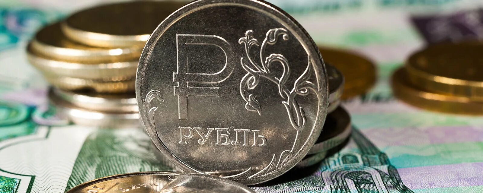 Рубль растет. Рубль растет картинки. Заморозка активов ЦБ Евросоюзом. Нефть рубли. Рубль в следующем году