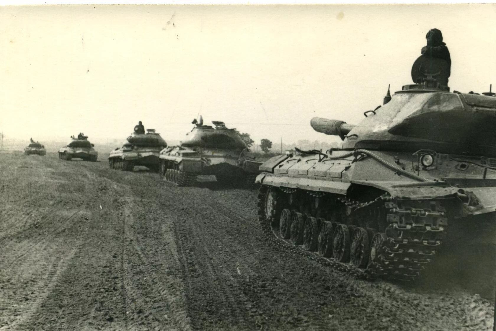 Применение т 10. Т-10 танк. Танк т-10 м Чехословакия. Советский тяжелый танк т-10 м. Т-10 танк СССР.