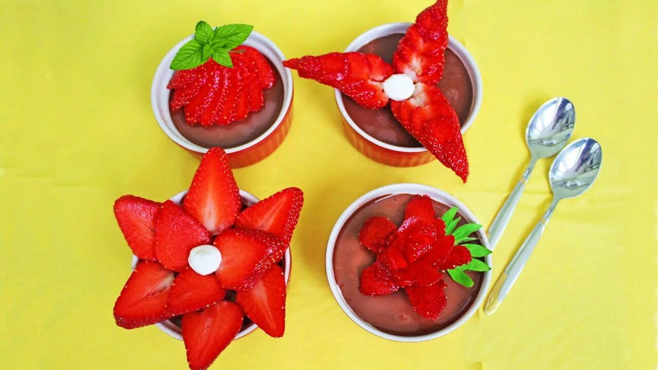 Как красиво нарезать клубнику. Украшение клубникой. красиво нарезать клубнику. красиво нарезать клубнику на торт. порезать клубнику для торта.