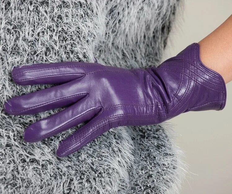 Лайковые перчатки купить. Сиреневые перчатки кожаные. Фиолетовые кожаные перчатки. Тонкие кожаные перчатки. Кожаные перчатки женские.