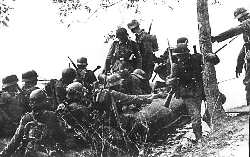Атаковали границы советского союза. 22 Июня 1941 река Буг. Вермахт 22 июня 1941. Западный Буг 1941.