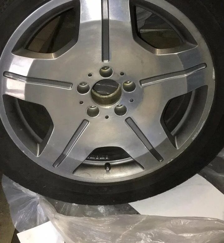 W221 диски amg r19. Диски амг 19 на мерседес 221. W221 r19 amg. Mercedes w221 r20. Оригинальные диски мерседес 221.