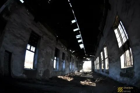 Дед дом в красном сулине