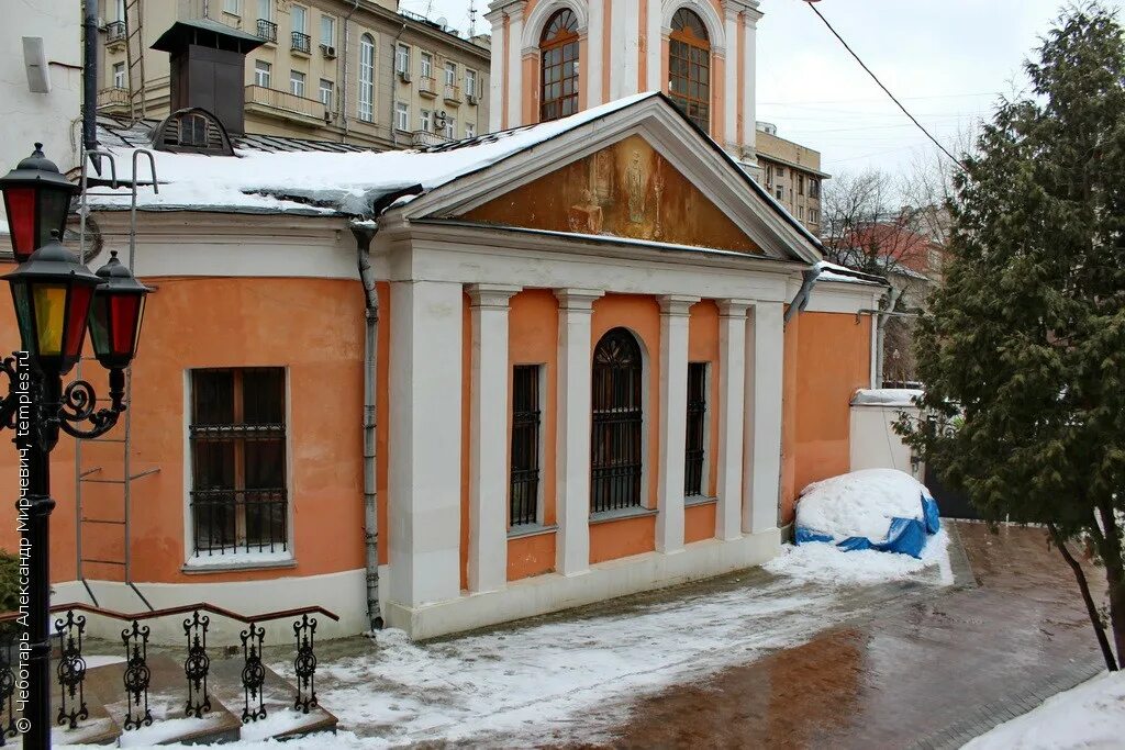 Воскресения словущего на успенском вражке москва. Брюсов переулок храм Воскресения Словущего. Успенский Вражек храм Воскресения Словущего. Церковь Вознесения Словущего Брюсов переулок. Храм Воскресения Словущего на Успенском Вражке в Москве.