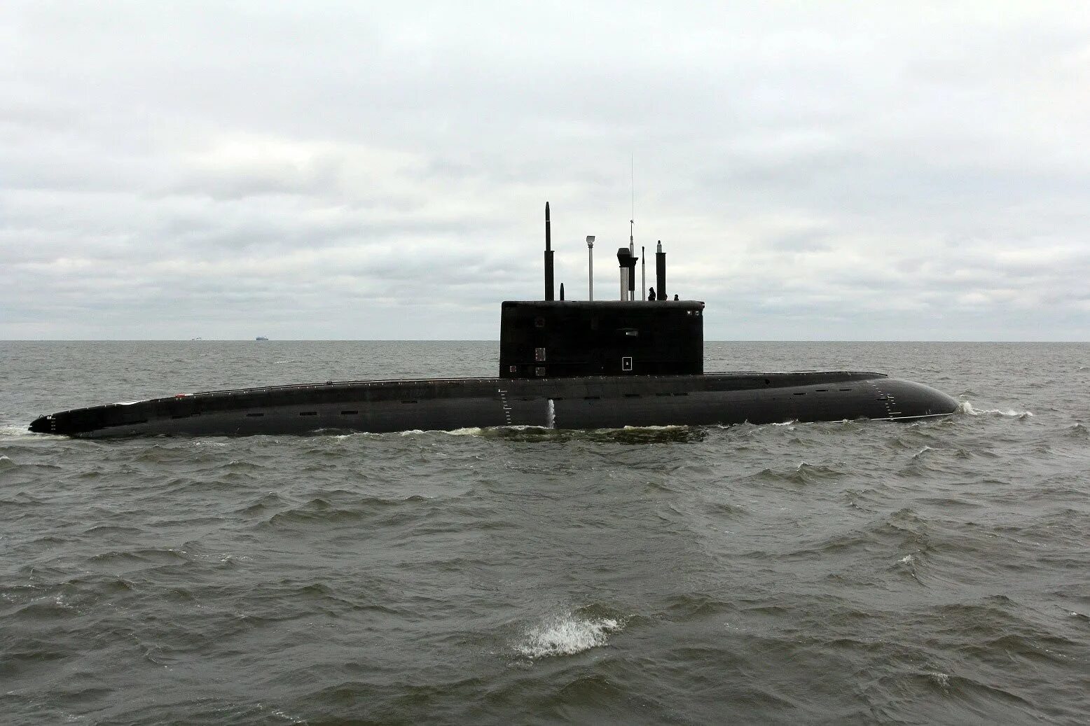 Лодка ростов на дону фото. Б-237 «ростов-на-дону». Б-237 «ростов-на-дону». Яхта ростов на дону. Севастопольская бухта подводные лодки.