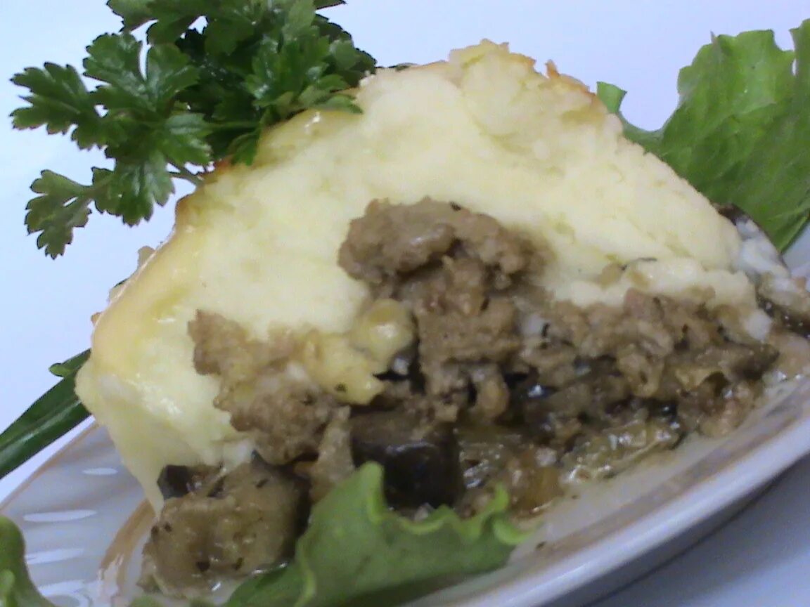 Запеканка с картошкой и сыром. Картофельная запеканка с фаршем. Картофель гратен в духовке со сливками. Запеканка с картошкой и ветчиной. Запеканка с мятой картошкой.