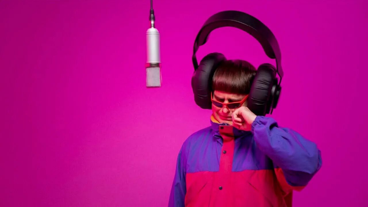 Let me down клип. Оливер три. Оливер три Никелл. Оливер три певец. Oliver Tree Let me down.