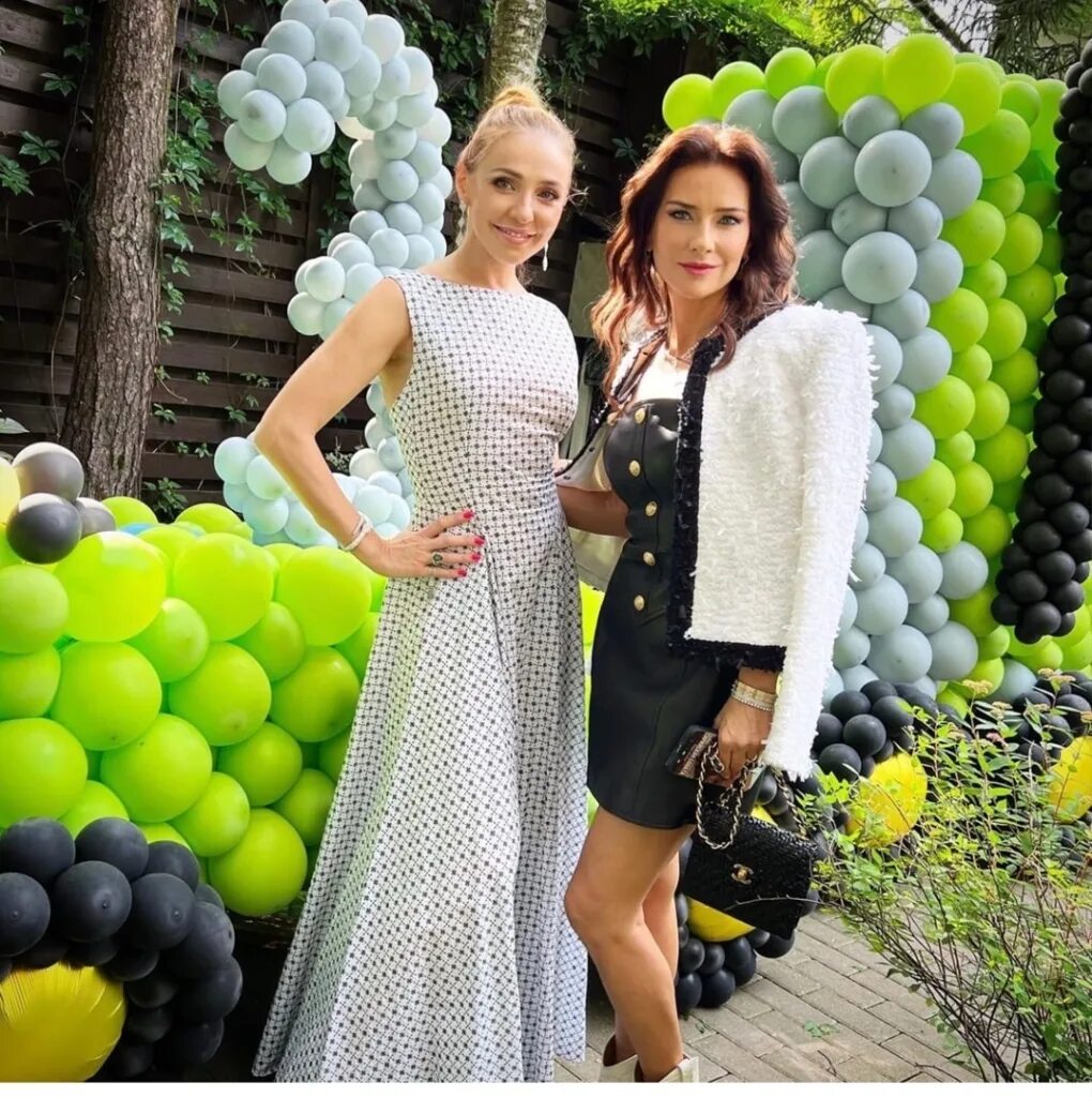 Навка была на вечеринке. Татьяна навка певица. Татьяна навка папарацци. Татьяна навка в облегающем. Навка татьяна беременна 2020.