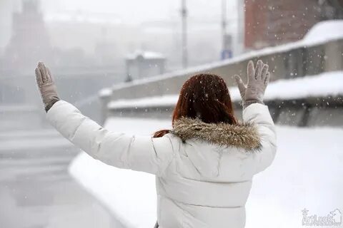 Что прикасаешься к другой