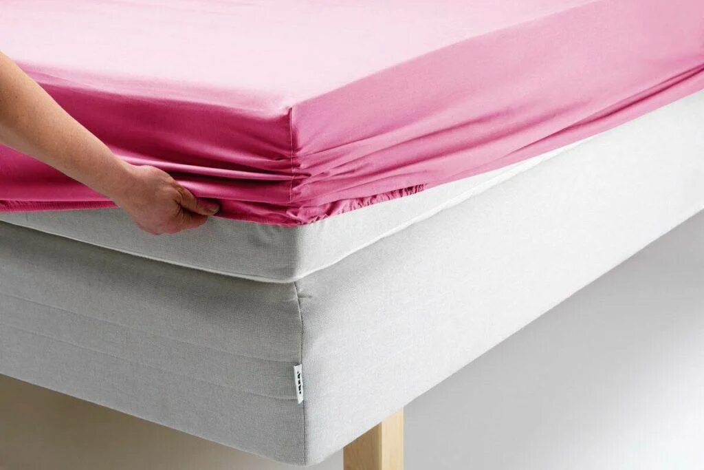 простынь на резинке трикотажная 140х200 валберис. простынь трикотажная на резинке uztex ltd 160*200. простынь на кровати. серая простынь. простынь на резинке трикотажная 140х200 валберис.