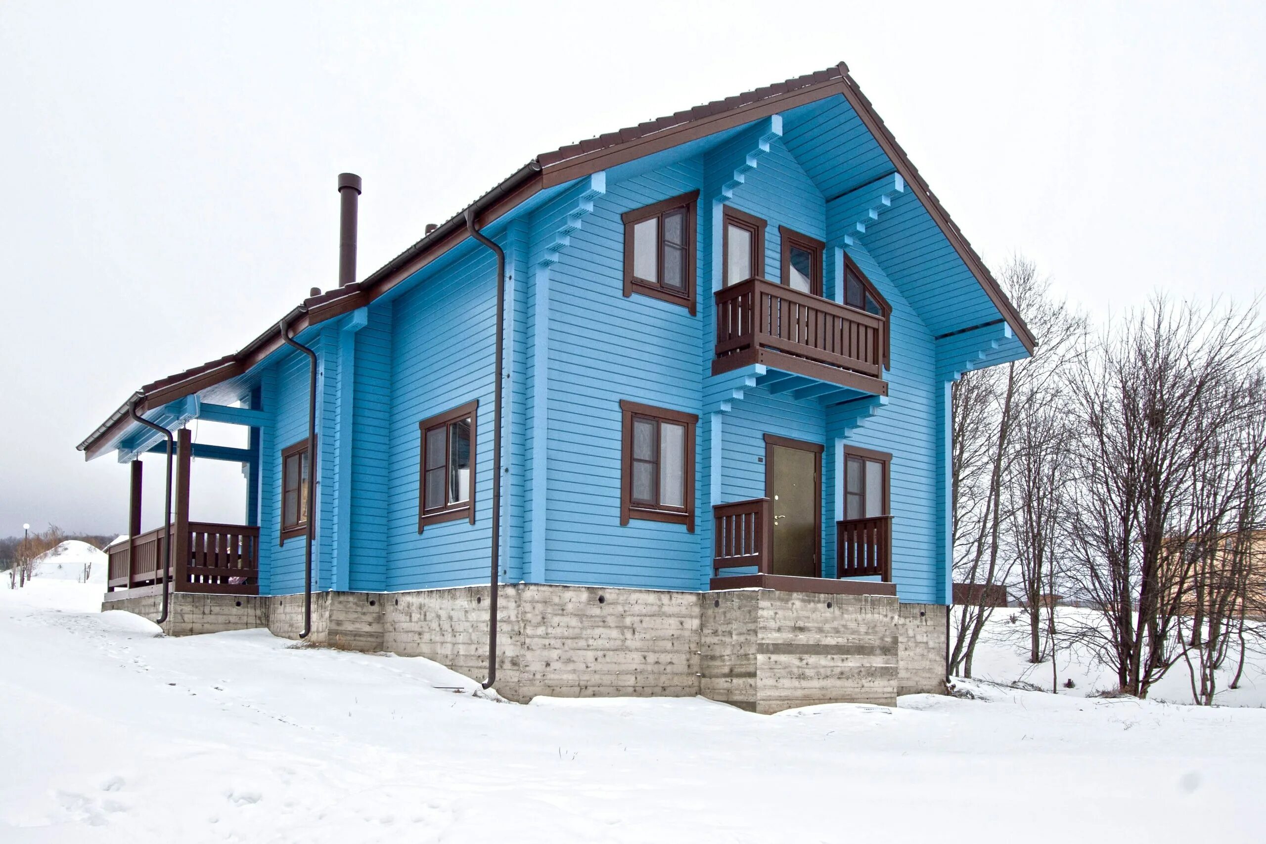 Синий дом из бруса
