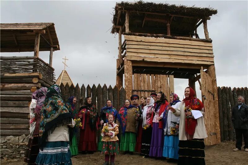 Казачьи городки. Левыкинский казачий городок-музей. Левыкинский казачий городок-музей, Урюпинский район. Левыкинский городок Урюпинский район. Хутор Петровский Урюпинский район Левыкинский городок.