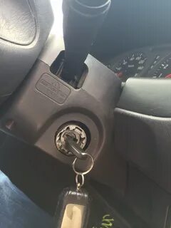 Не поворачивается ключ зажигания поло