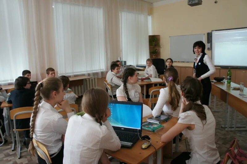 Шахты лицеи. Лицей 11 шахты. лицей 6 шахты. лицей 26 г шахты.