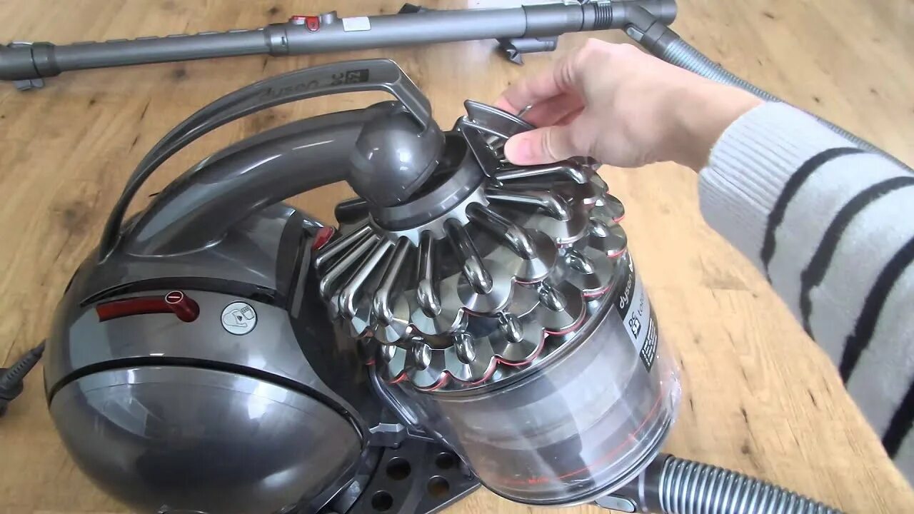 Dyson dc52. Пылесос Dyson dc52. Пылесос Дайсон 52. Dyson dc52 animal Turbine. Как открыть пылесос дайсон