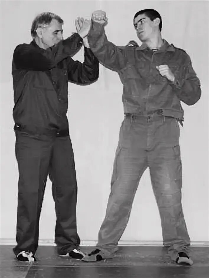 Pdf. Уличный ножевой бой реальный. Спецназ гру книги. Парирование за спину. Израильская система самозащиты крав-мага и рукопашного боя.