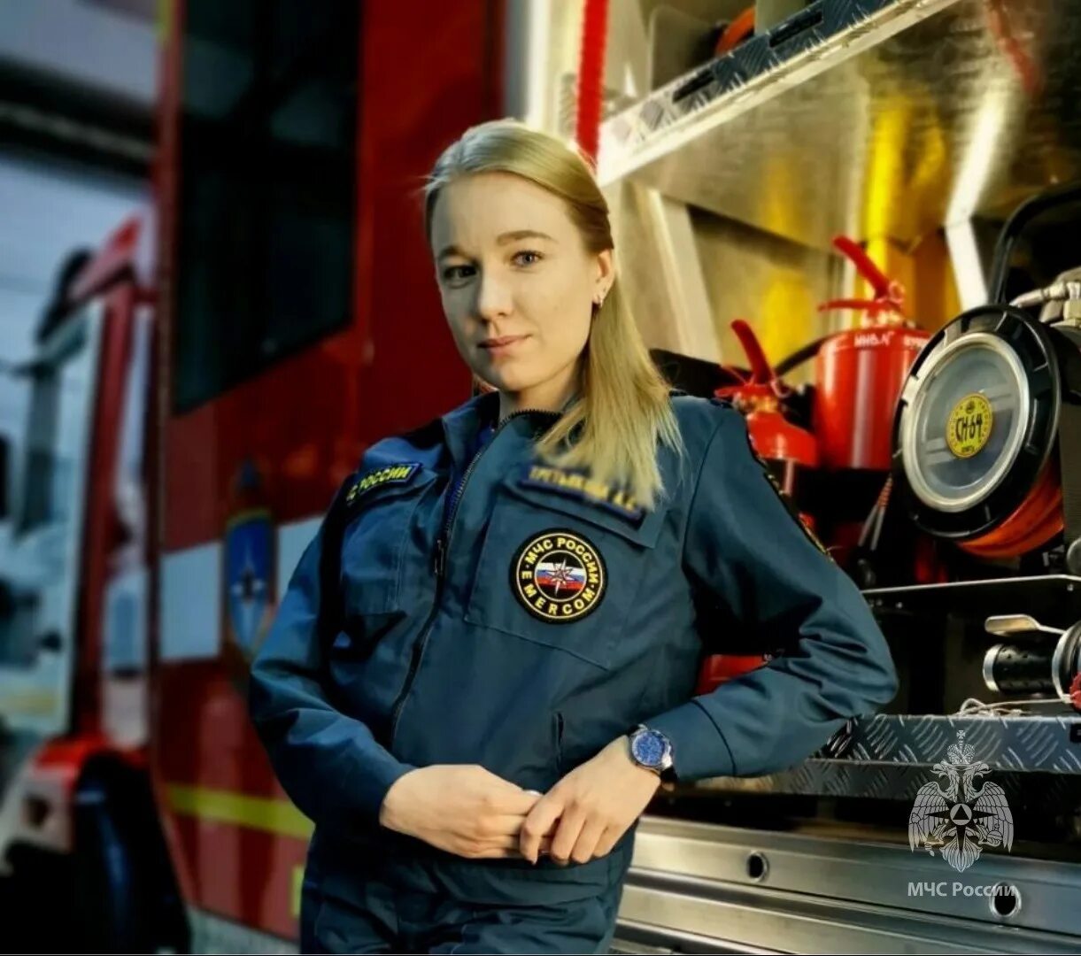 Диспетчер пожарной части. Пункт связи пожарной части. Пожарный связист. Диспетчер пожарной части чайковский. Диспетчера холмской пожарно-спасательной части.