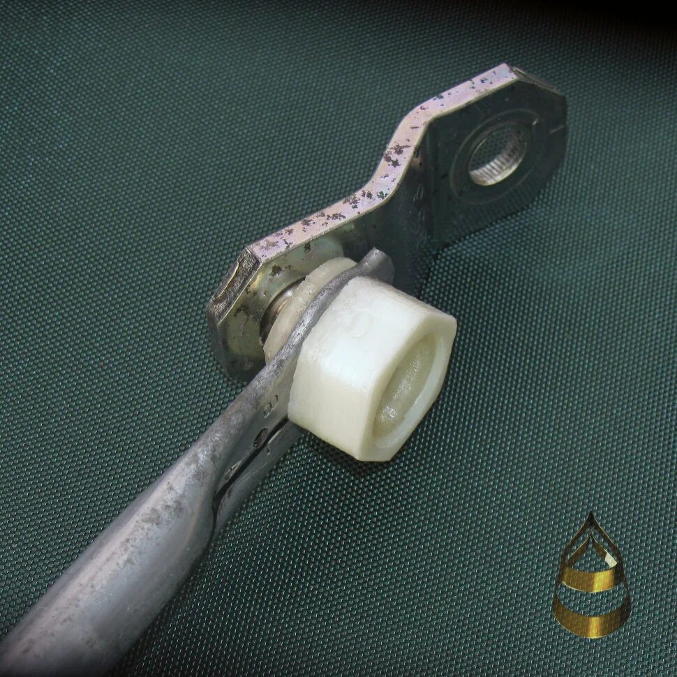 Втулка трапеции. Втулки трапеции дворников toyota. Втулка трапеции. Втулка трапеции. Втулка трапеции дворников митсубиси l200.