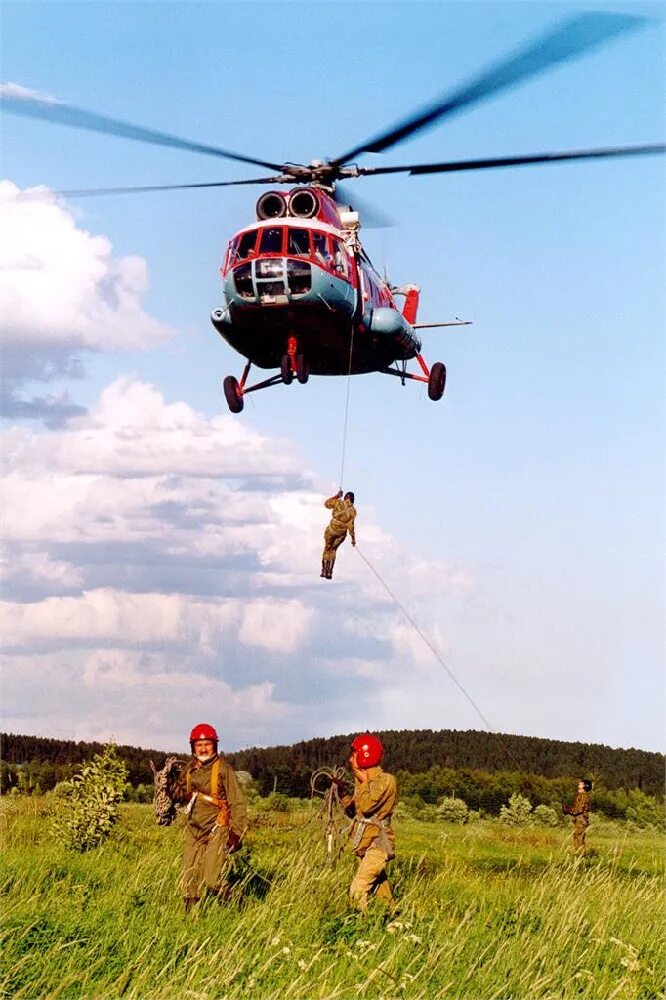 Десантник пожарный лесоохраны. Десантники пожарные авиалесоохрана тернейский район. Парашютисты пожарные авиалесоохрана. Пожарный десантник. Пожарный десант авиалесоохрана.