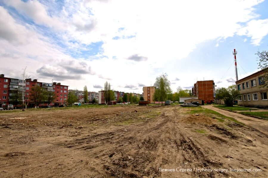 Пгт разумное белгородская область. Дома в поселке городского типа. Мкр заря белгород. Микрорайон новая заря разумное. Поликлиника поселка разумное.