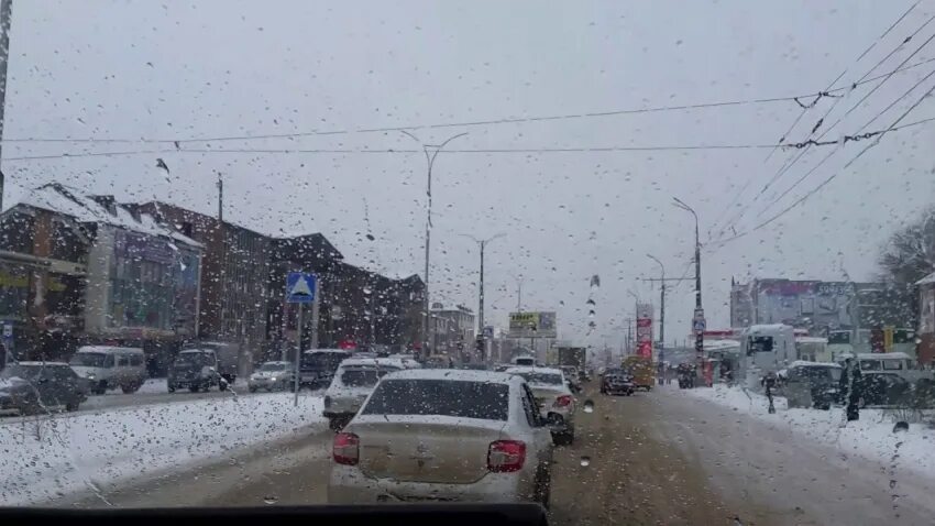 Какая погода в дагестане. Махачкала зимой. Снегопад в Махачкале. Зима в Махачкале. Хасавюрт зимой.