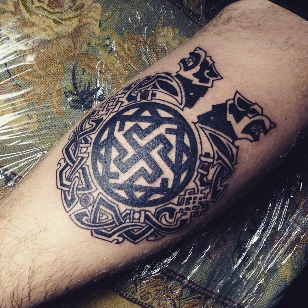 Перун велес сварог. Скандинавские татуировки для мужчин. Перун бог славян тату. Идол велеса тату. Славянские татуировки для мужчин.