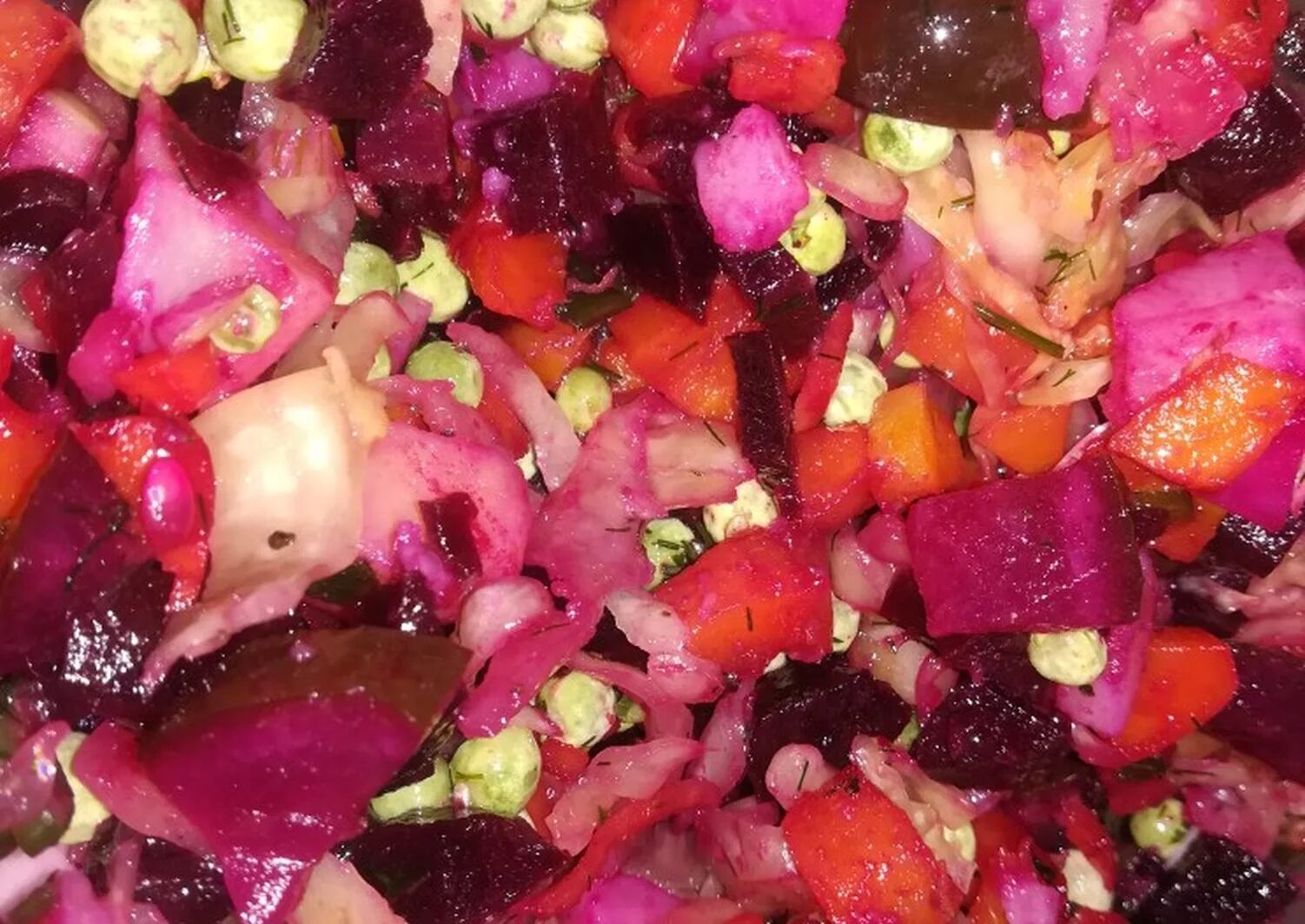 Добавляют ли капусту в винегрет. Винегрет со свежим огурцом. Винегрет без капусты. Винегрет овощной. Винегрет с кальмарами.