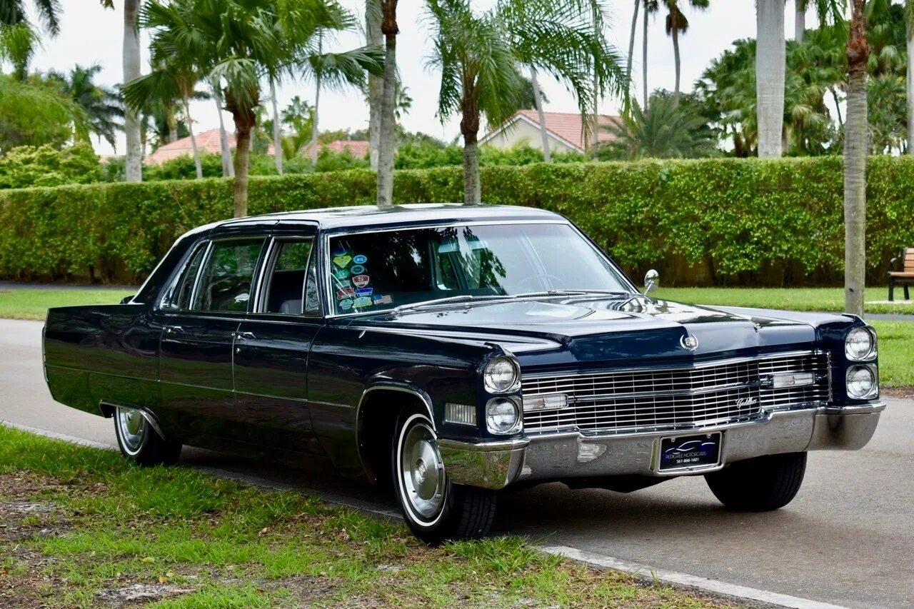 Cadillac series 75 fleetwood limousine. Кадиллак империал 1950. Кадиллак флитвуд 75. Cadillac fleetwood brougham 75. Cadillac 75.