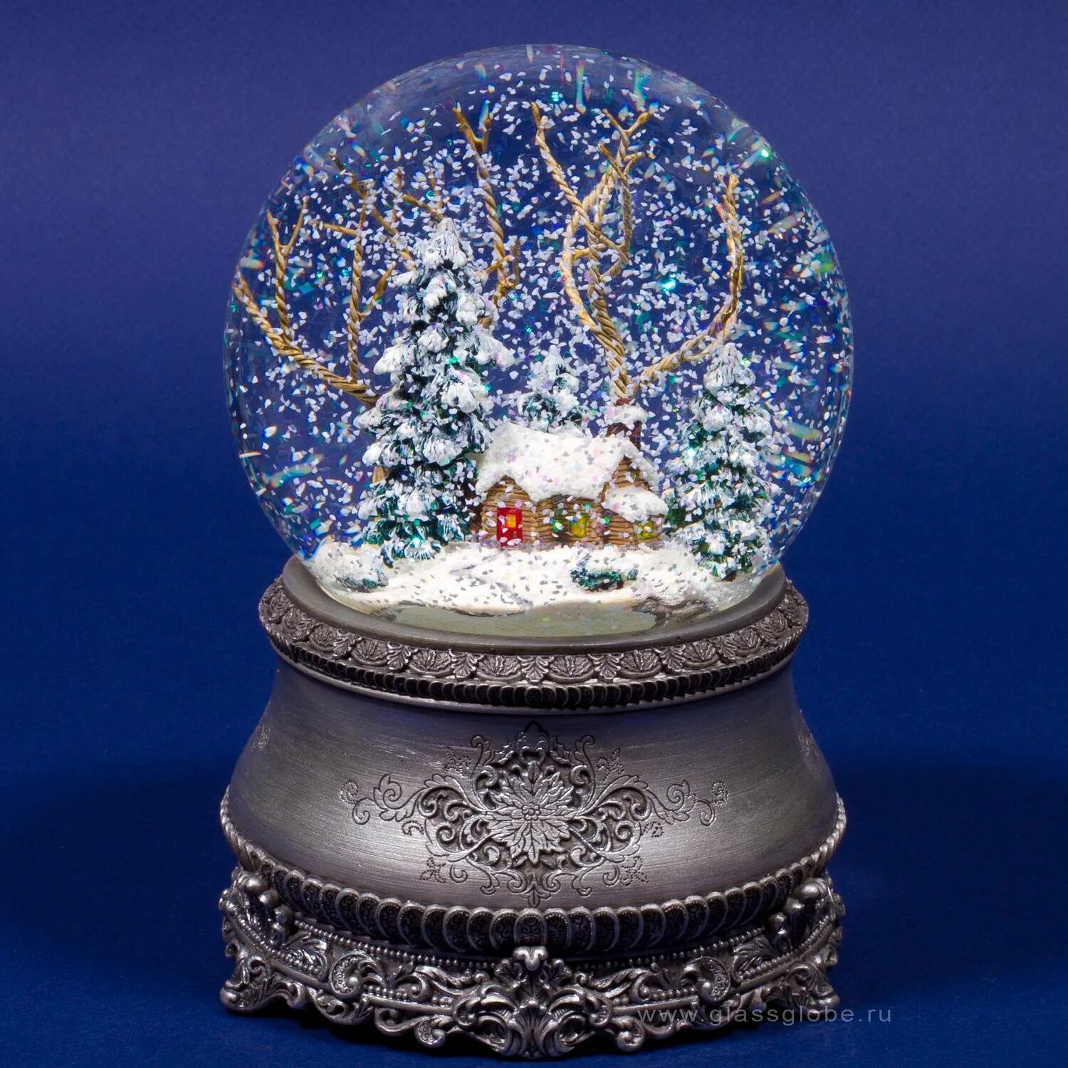 Стеклянный шар снег. Midland снежный шар. Glass Globe снежный шар. Магазин снежных шаров Glassglobe. Снежный шар Сноуболл.