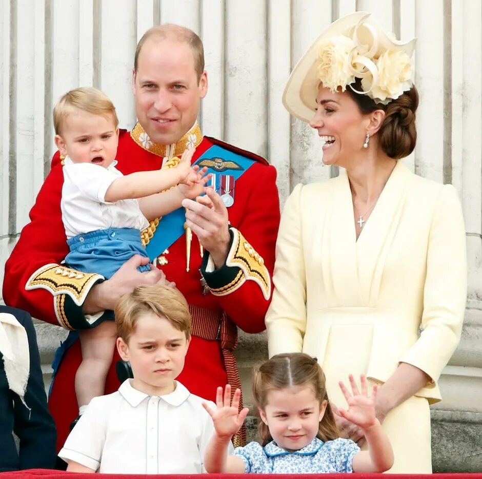 Новости о принцессе уэльской. Принц Умльям и Кейт Мидлтон. Принц Уильям и Кейт Миддлтон. Дети Кейт Миддлтон и принца Уильяма. Принц Вильям и Кейт дети.