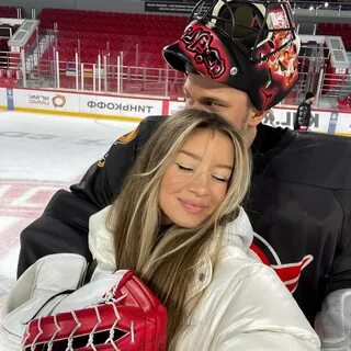 Эрика-Мишель - супруга одного из лучших вратарей КХЛ. 