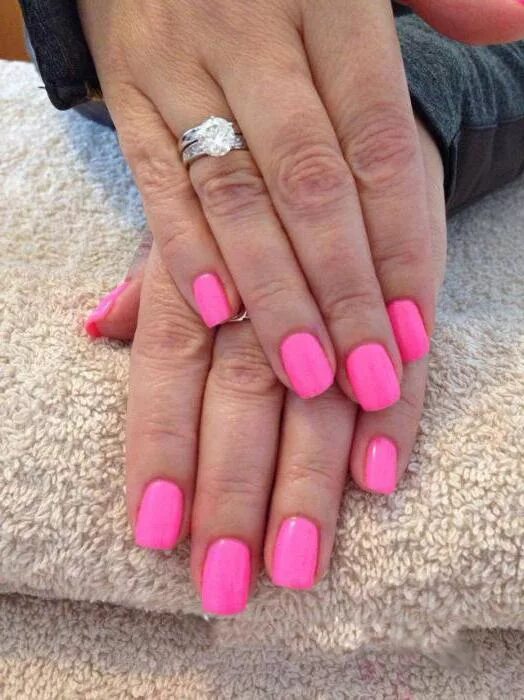 Trendy Nail Designs: Light Pink to Dark Pink